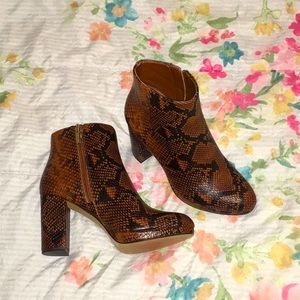 Heel booties